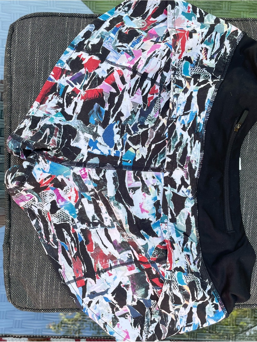 lululemon athletica Black Multi-Color Patterned Women’s Shorts - Picture 3 of 3
